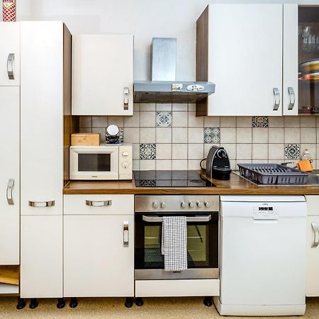 Sunny Citycenter Apartment - Graz Main Station Buitenkant foto