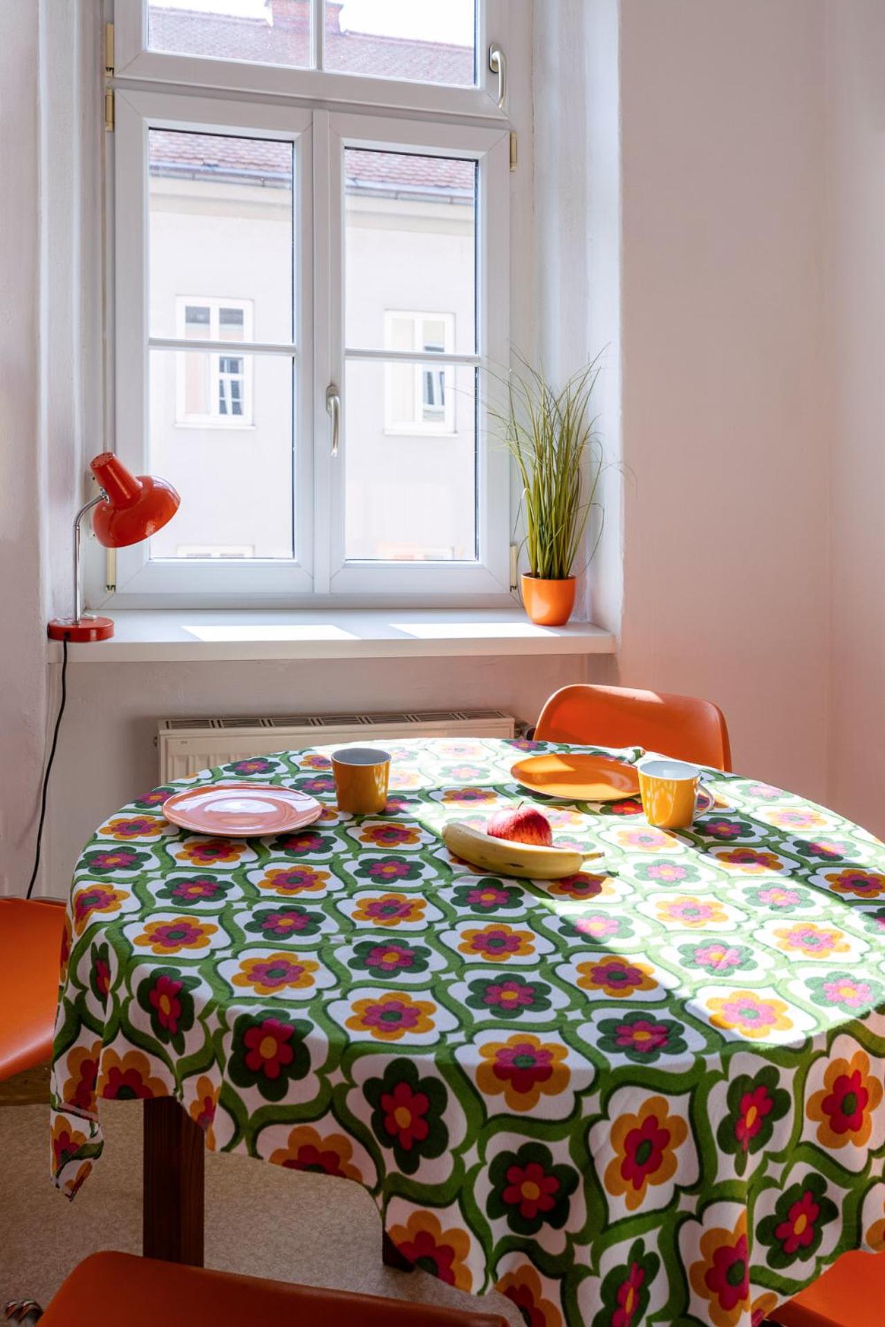 Sunny Citycenter Apartment - Graz Main Station Buitenkant foto