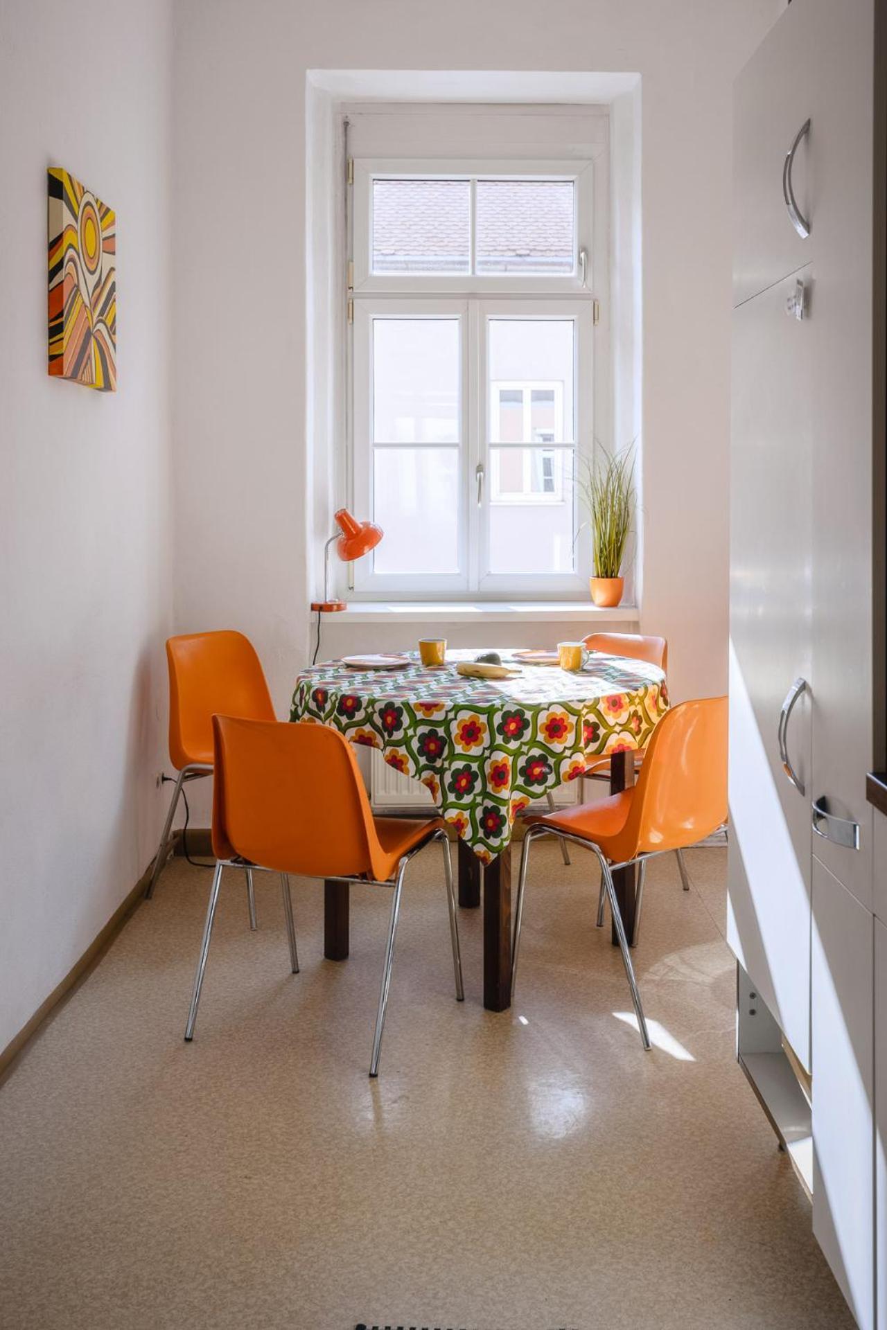 Sunny Citycenter Apartment - Graz Main Station Buitenkant foto